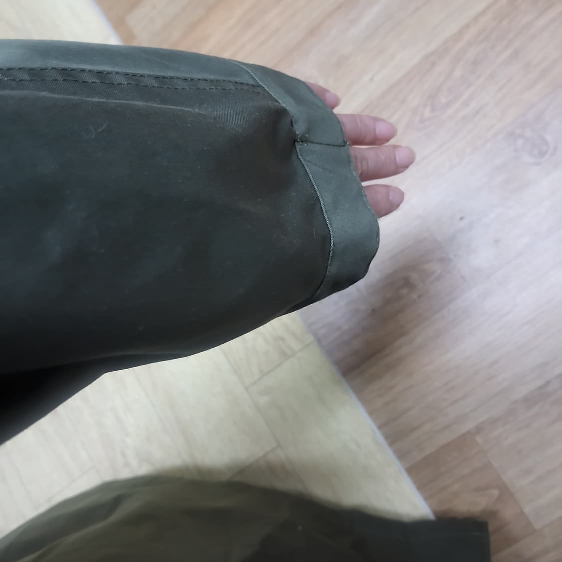 새상품 유니클로 블럭테크 야상  레인코트 m카키 무배 상품이미지7