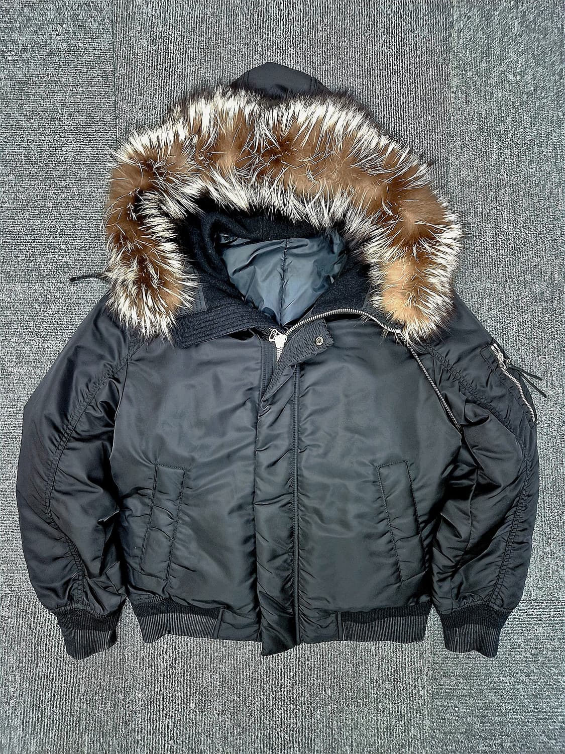 [M]<솔리드옴므>블랙 폭스퍼 점퍼 상품이미지1