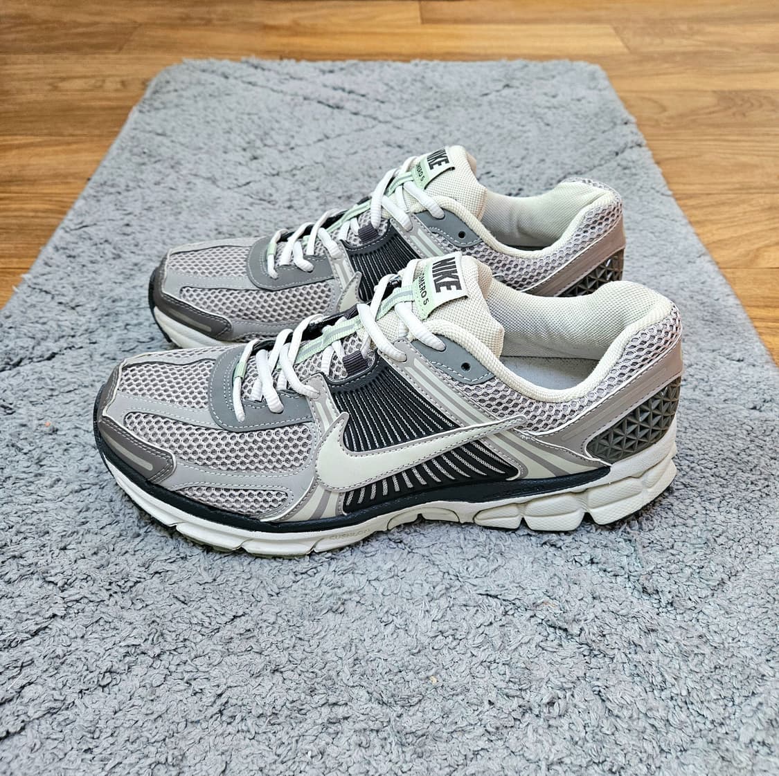 나이키 줌 보메로5  275 상품이미지1