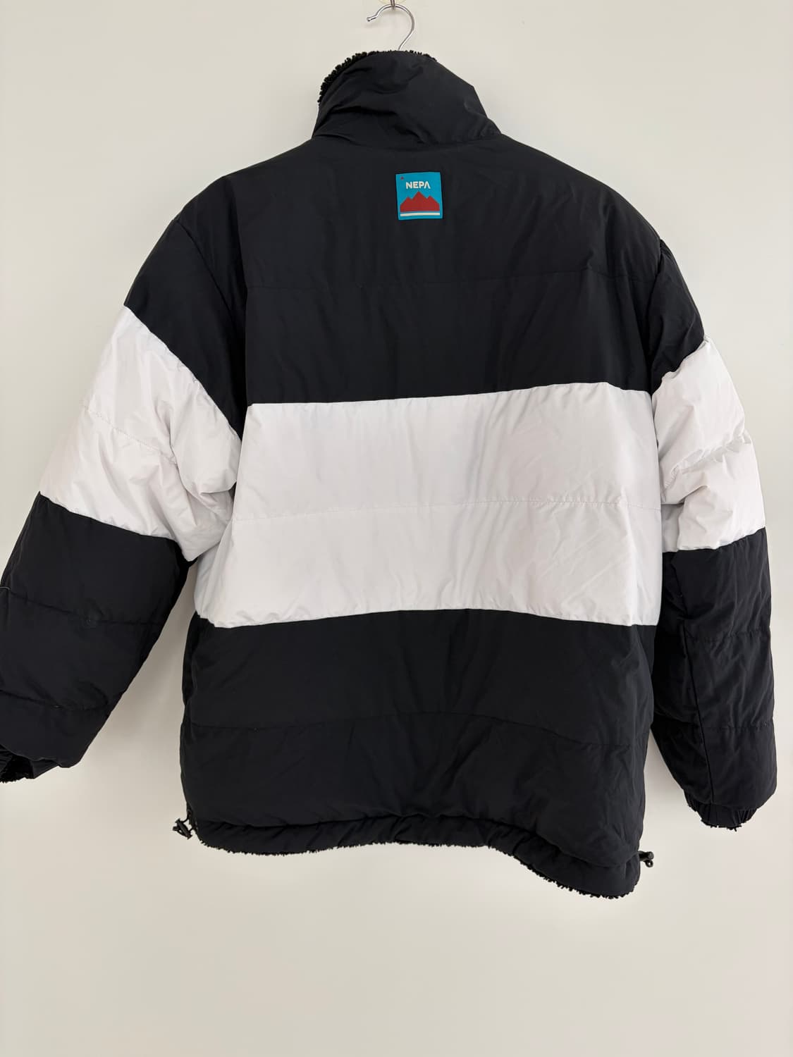 네파 블랙앤 화이트 리버시블 패딩 상품이미지8