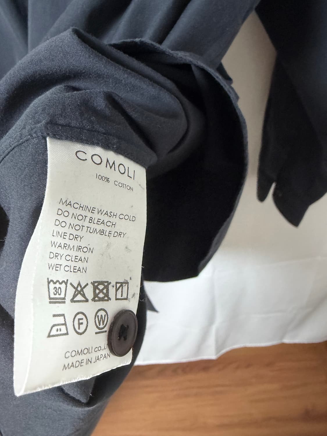 Comoli 네이비셔츠 4사이즈 판매합니다. 상품이미지4