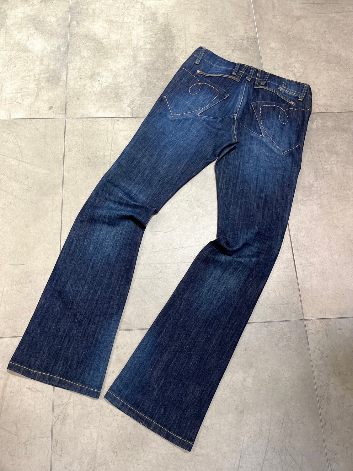 00s 마리떼 프랑소와 저버 스타 패치 데님 부츠컷 팬츠 상품이미지8