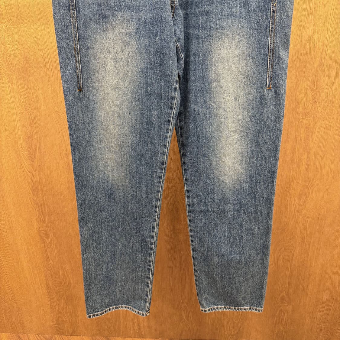 피스 워커 X 이스코 워싱 데님 팬츠 로고 패치 디테일 레귤러핏 중청 상품이미지5