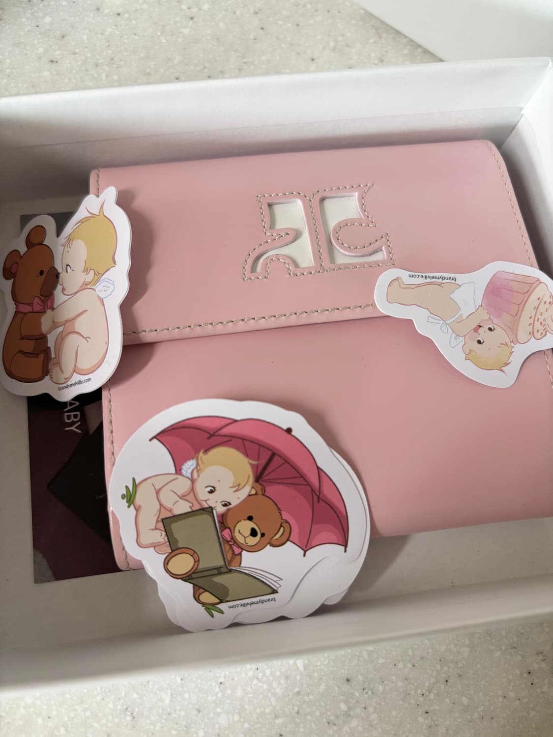 꾸레쥬 지갑 딸기우유 색상 courreges 상품이미지1