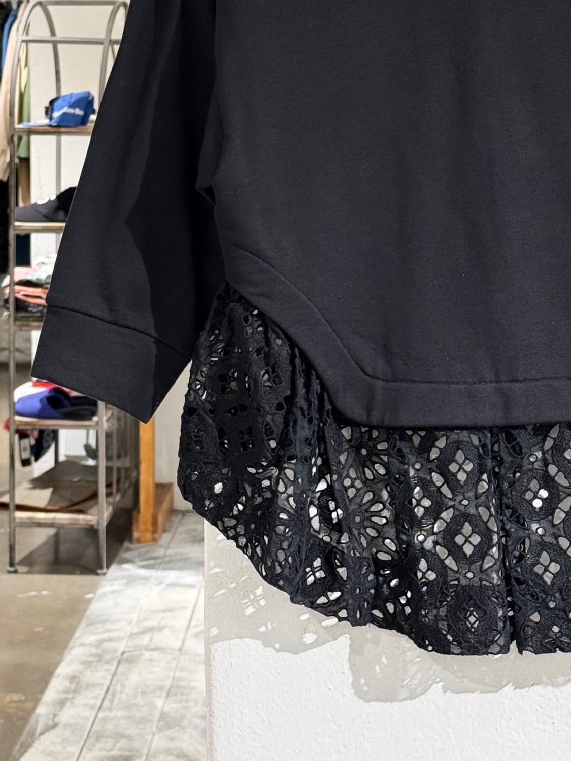 n21 블랙 레이스 헴 스웻 셔츠 상품이미지4