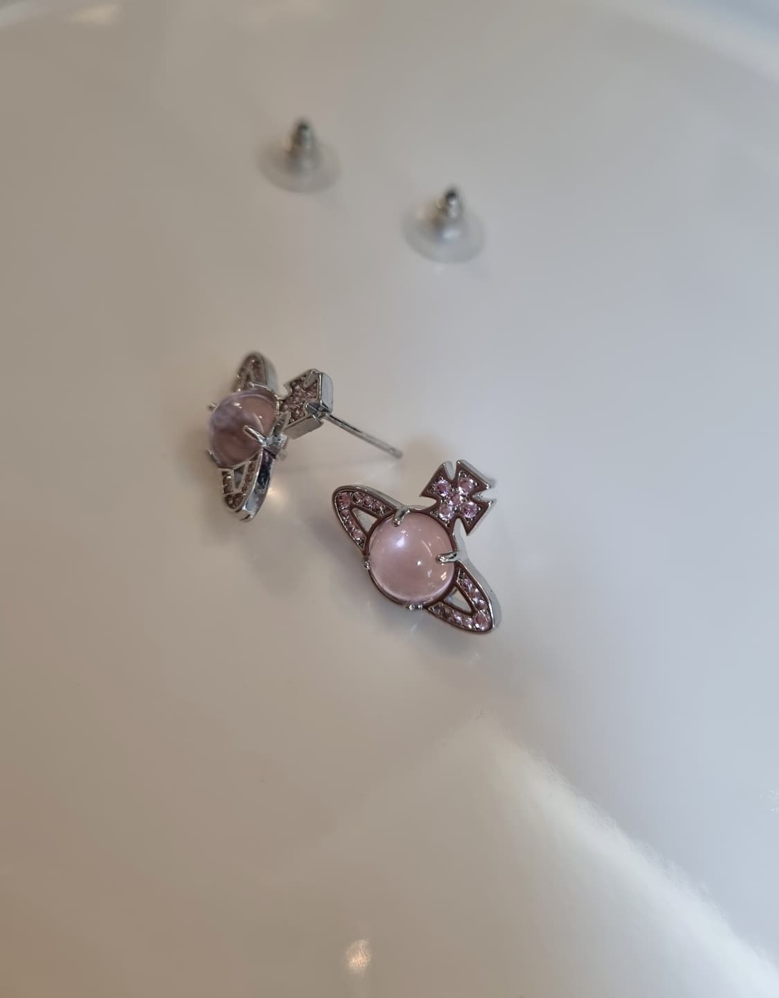 비비안웨스트우드 업사이클링 핑크볼 귀걸이 상품이미지3