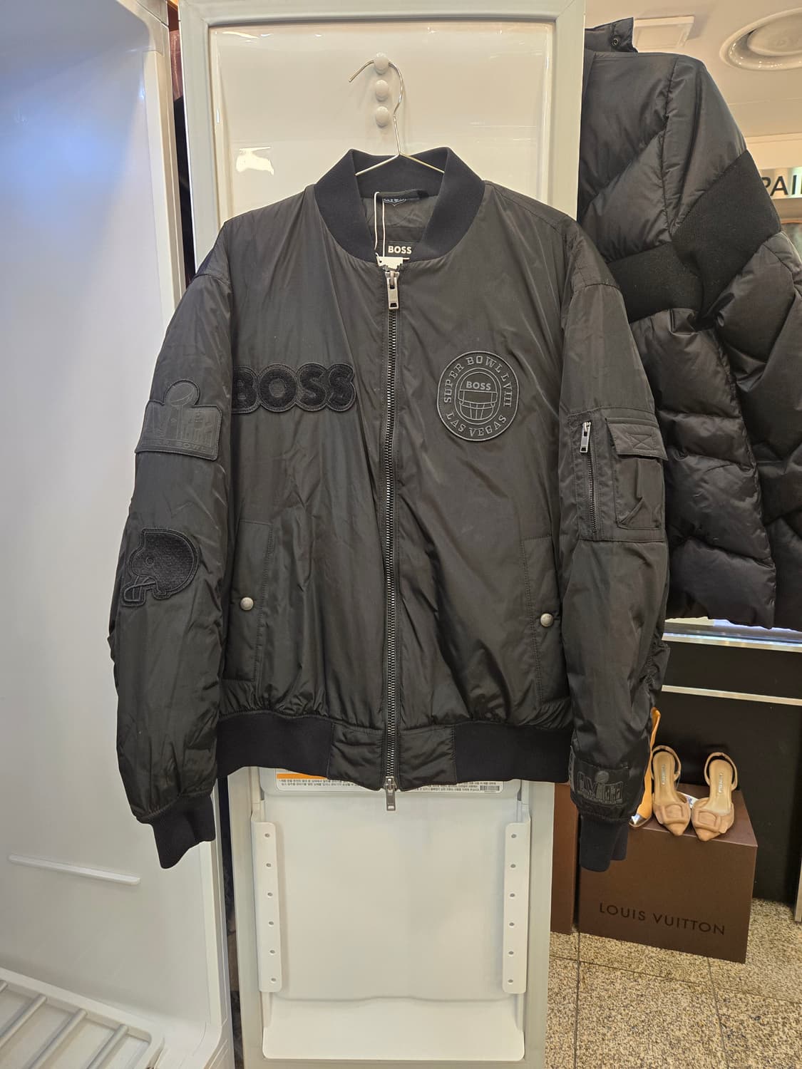 ​BOSS NFL 슈퍼볼 LVIII 한정판 블랙 봄버/패딩 자켓 상품이미지1