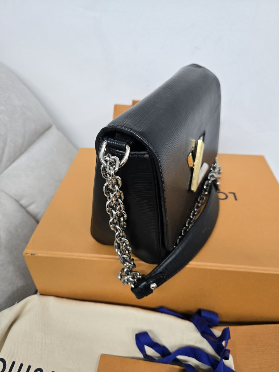 [보증서 정품]루이비통 트위스트mm 크로스백 상품이미지6