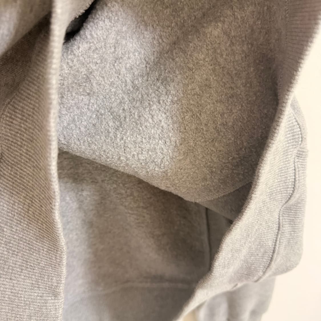 [XS] 미우미우 오버사이즈 기모 맨투맨 상품이미지8