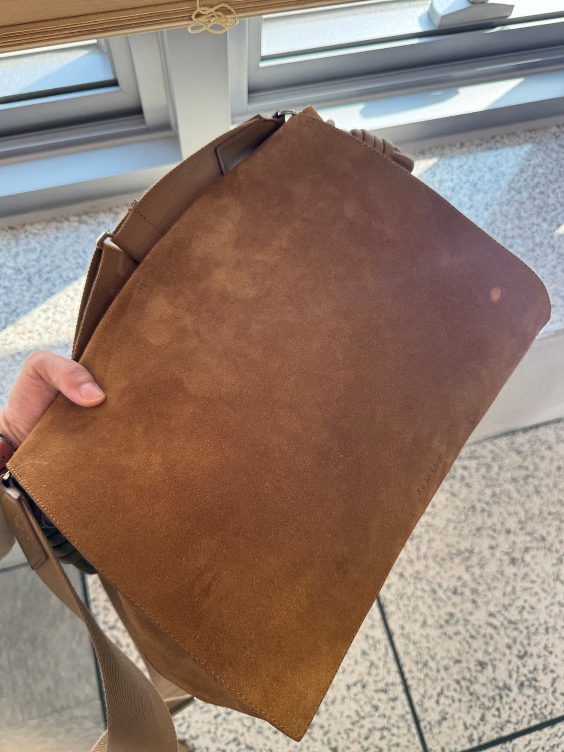 로에베 플라멩코 스웨이드 사첼백 상품이미지3