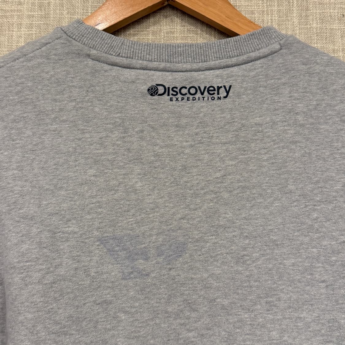 디스커버리 로고 맨투맨 90 그레이 이염0 상품이미지6