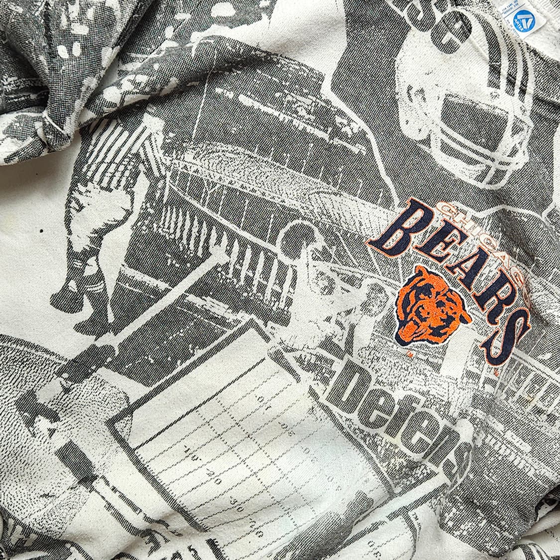 90s USA 빈티지 NFL 시카고 베어스 올오버 프린트 스웻셔츠 상품이미지2