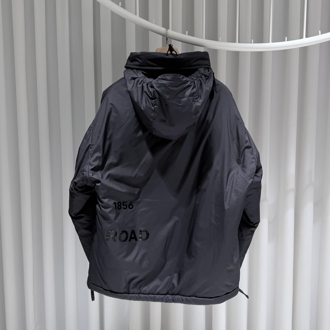 (A+/M) / 버버리 호스페리 프린트 후드 패딩 자켓 블랙 상품이미지3