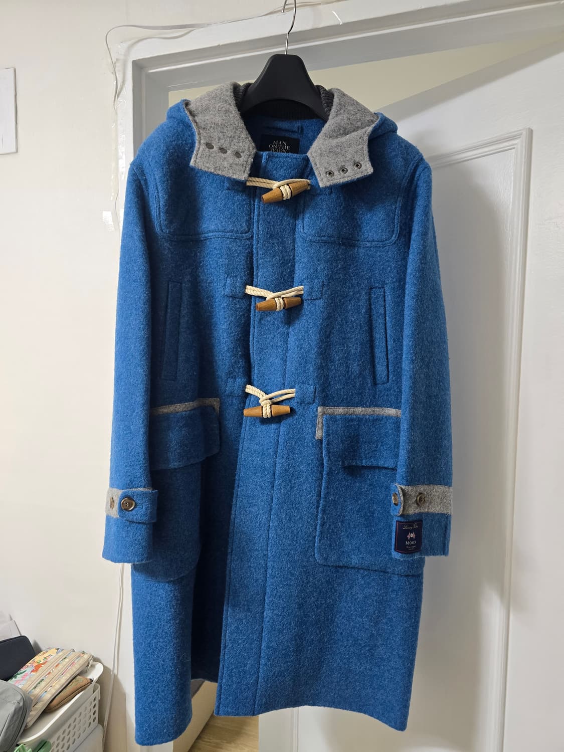 맨온더분 울 부클레 핸드메이드 더플 코트 블루 판매합니다. 상품이미지2