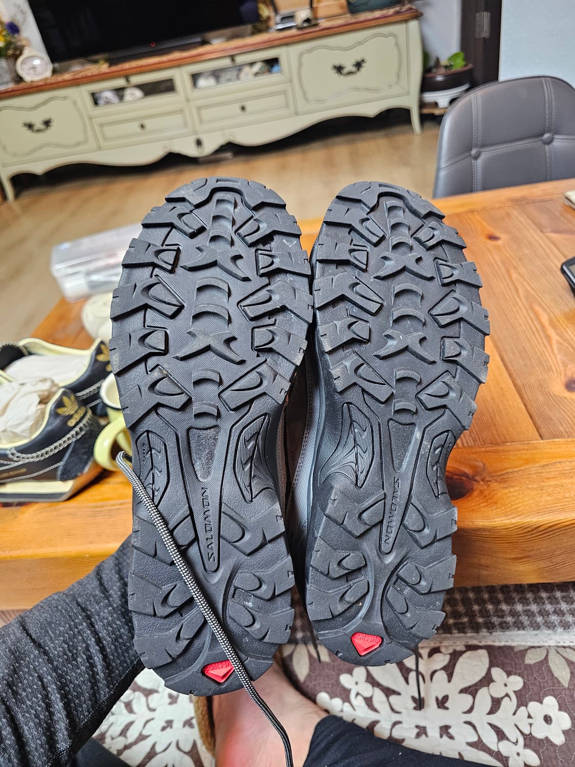 국내 못구하는 제품! 살로몬 퀘스트 신발 등산화 270-275mm 팔아요 상품이미지7