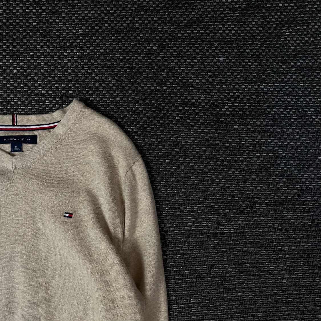 타미힐피거 연베이지 브이넥 긴팔 니트 M 상품이미지3