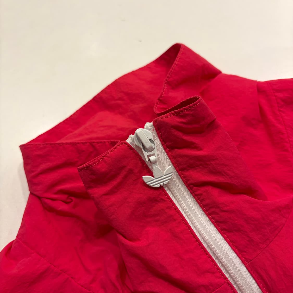 [L] 아디다스 빅로고 올드스쿨 바람막이 레드/블루 B542 상품이미지4