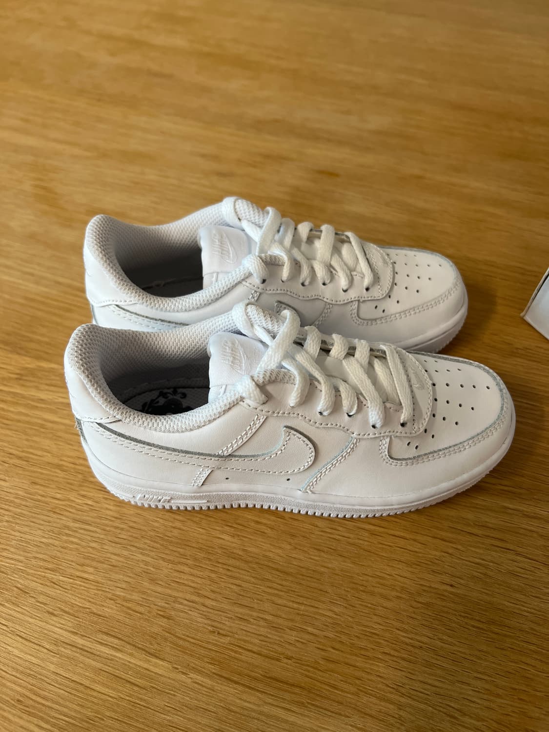 [175mm] [새제품] 나이키 에어 포스 1 (올화이트) 상품이미지3