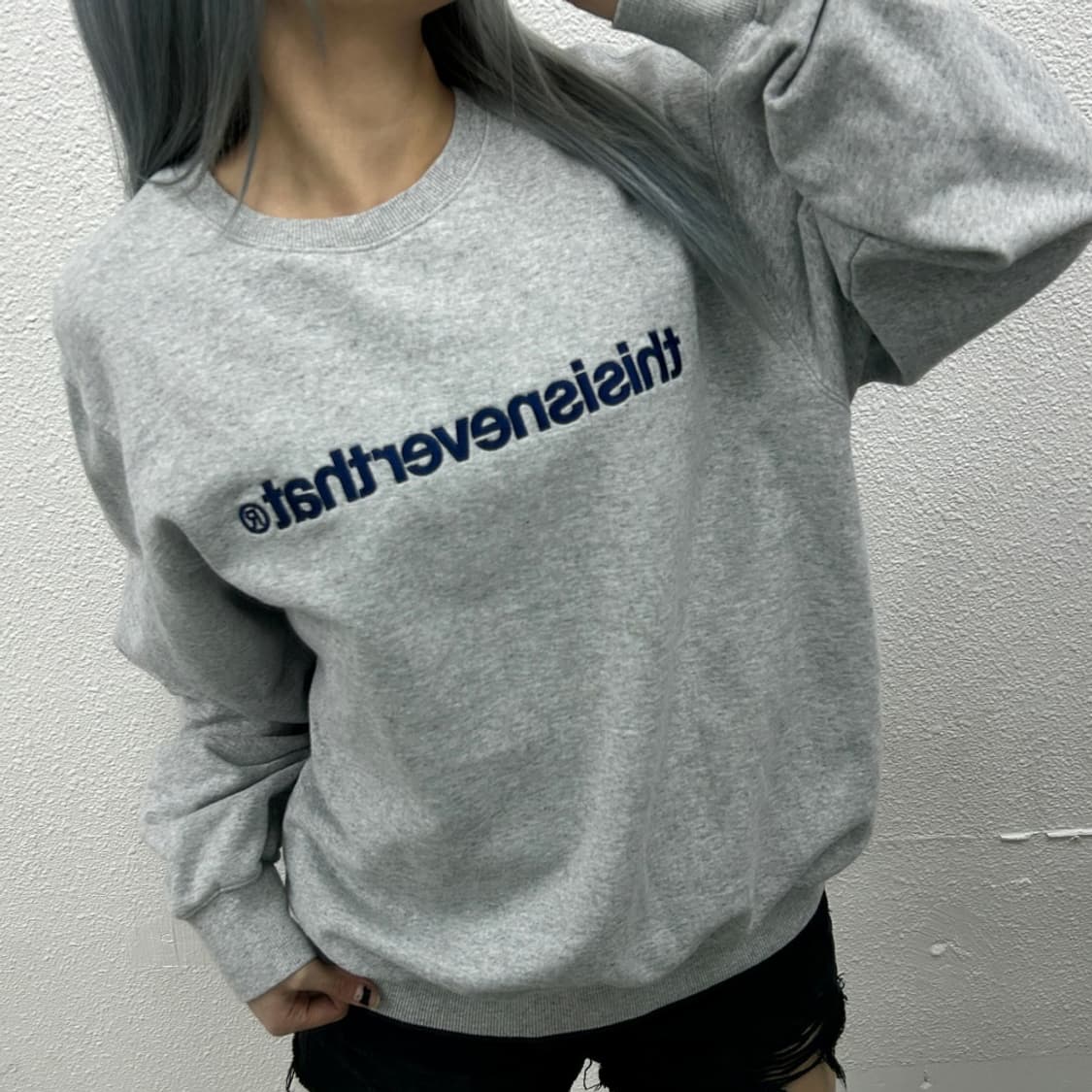 디스이즈네버댓 센터로고 그레이 맨투맨 M 상품이미지1