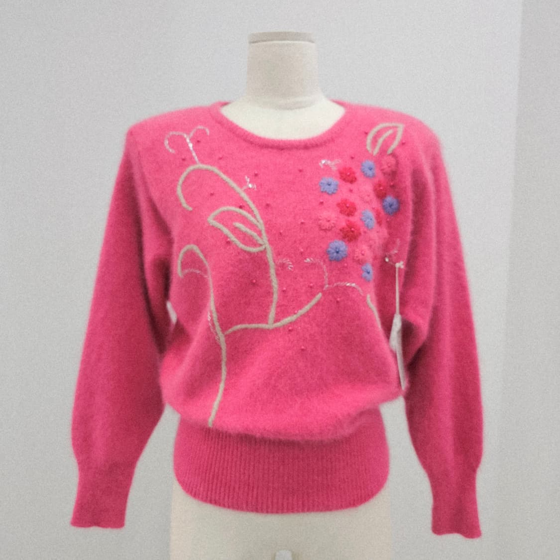 앙고라 핑크 플라워 자수 니트 상품이미지1