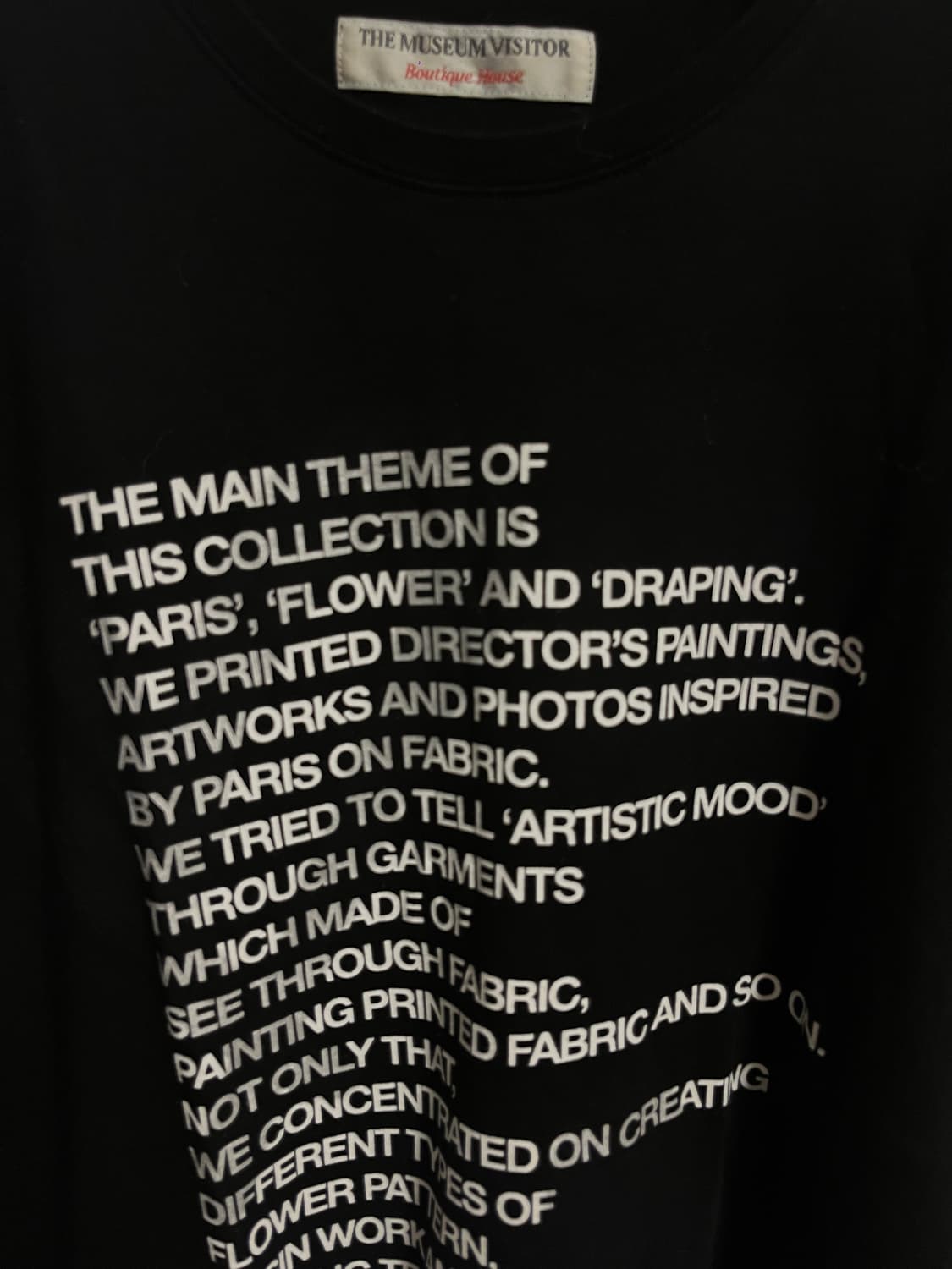 The museum visitor heart sprayed t shirt 상품이미지2