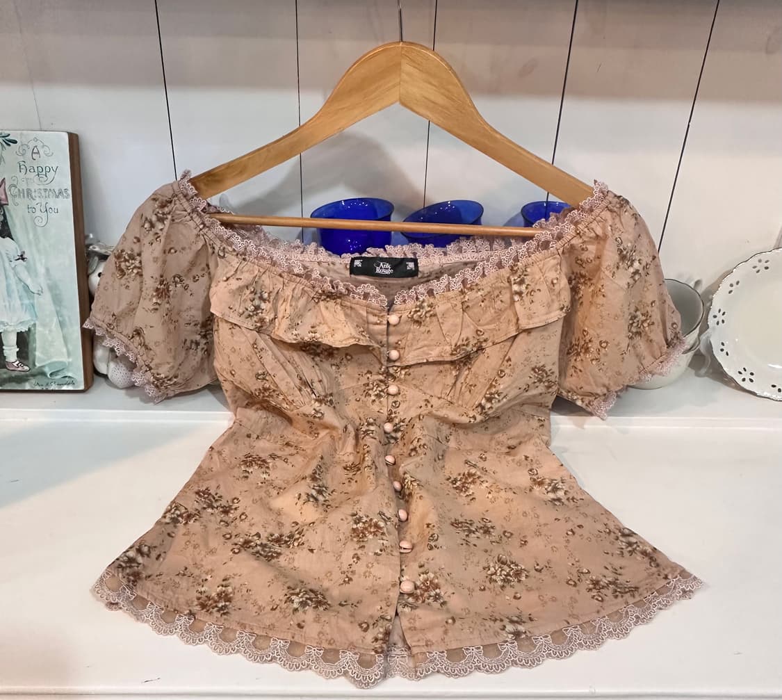 Ank Rouge(앙크루즈) 베이지 플로럴 오프숄더 레이스 블라우스 상품이미지4