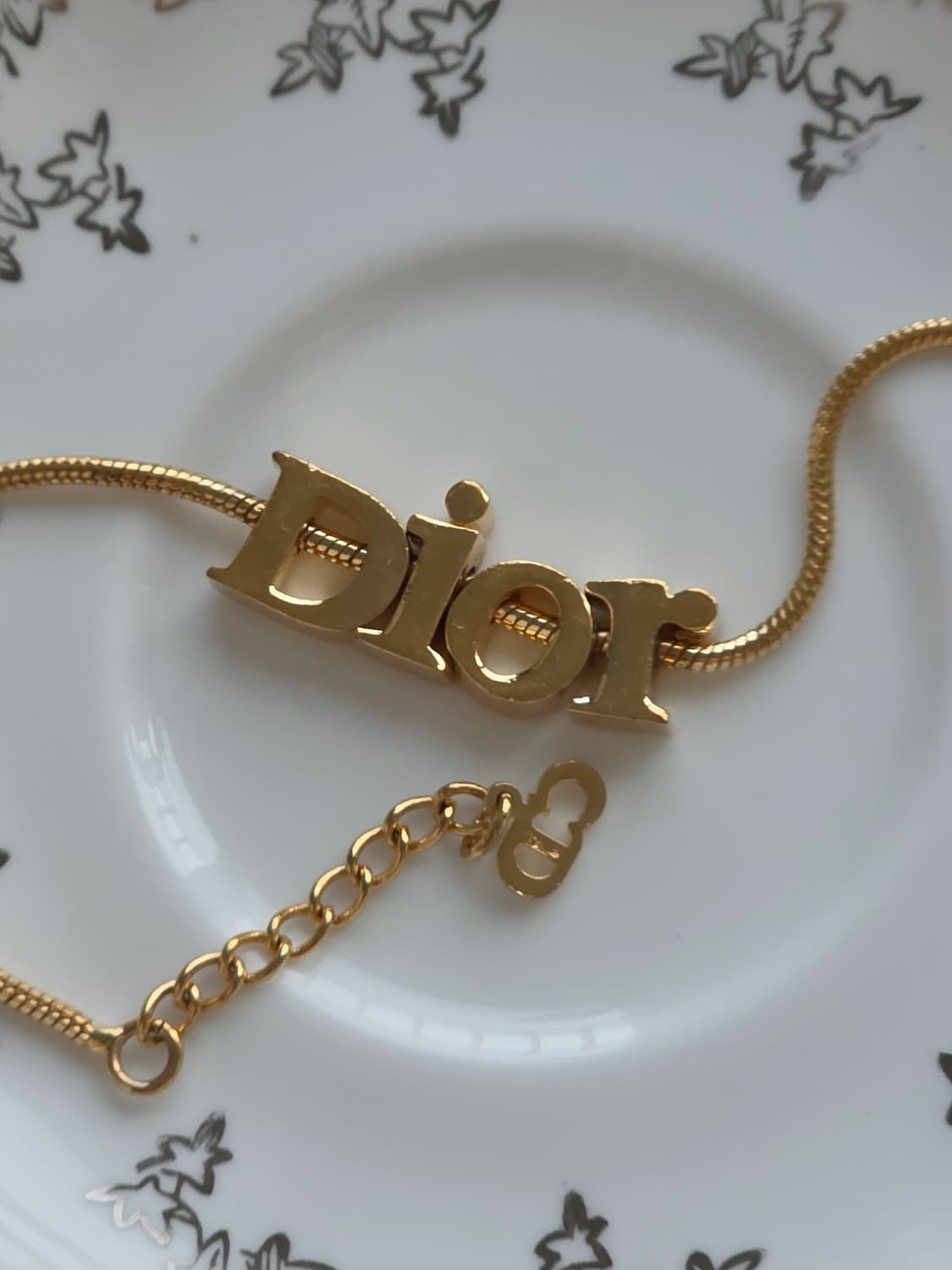 디올 금장 dior 로고 레터링 팔찌 상품이미지3