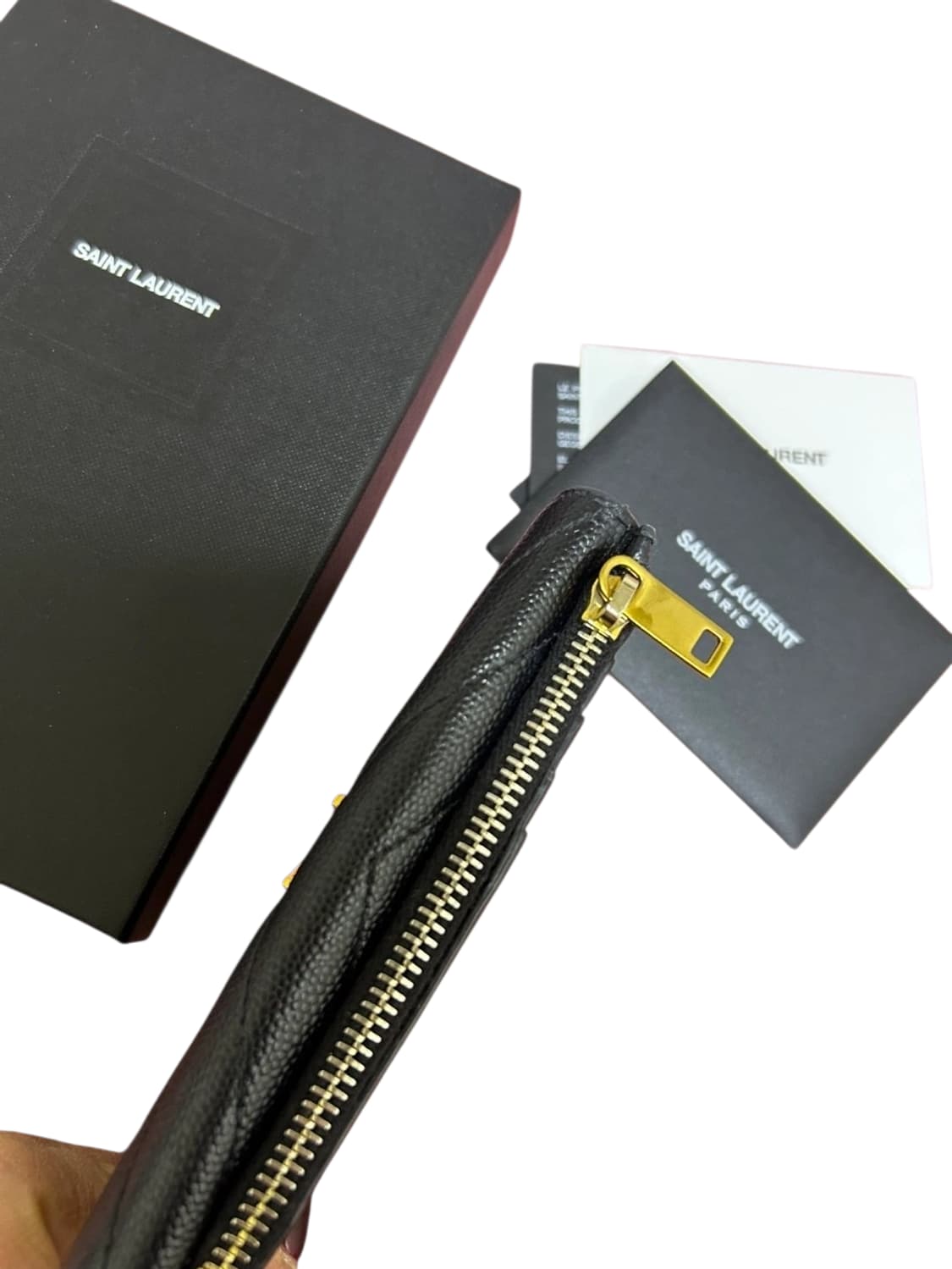 생로랑 마틀라세 블랙 금장 카드지갑 풀박스 팝니다 상품이미지4
