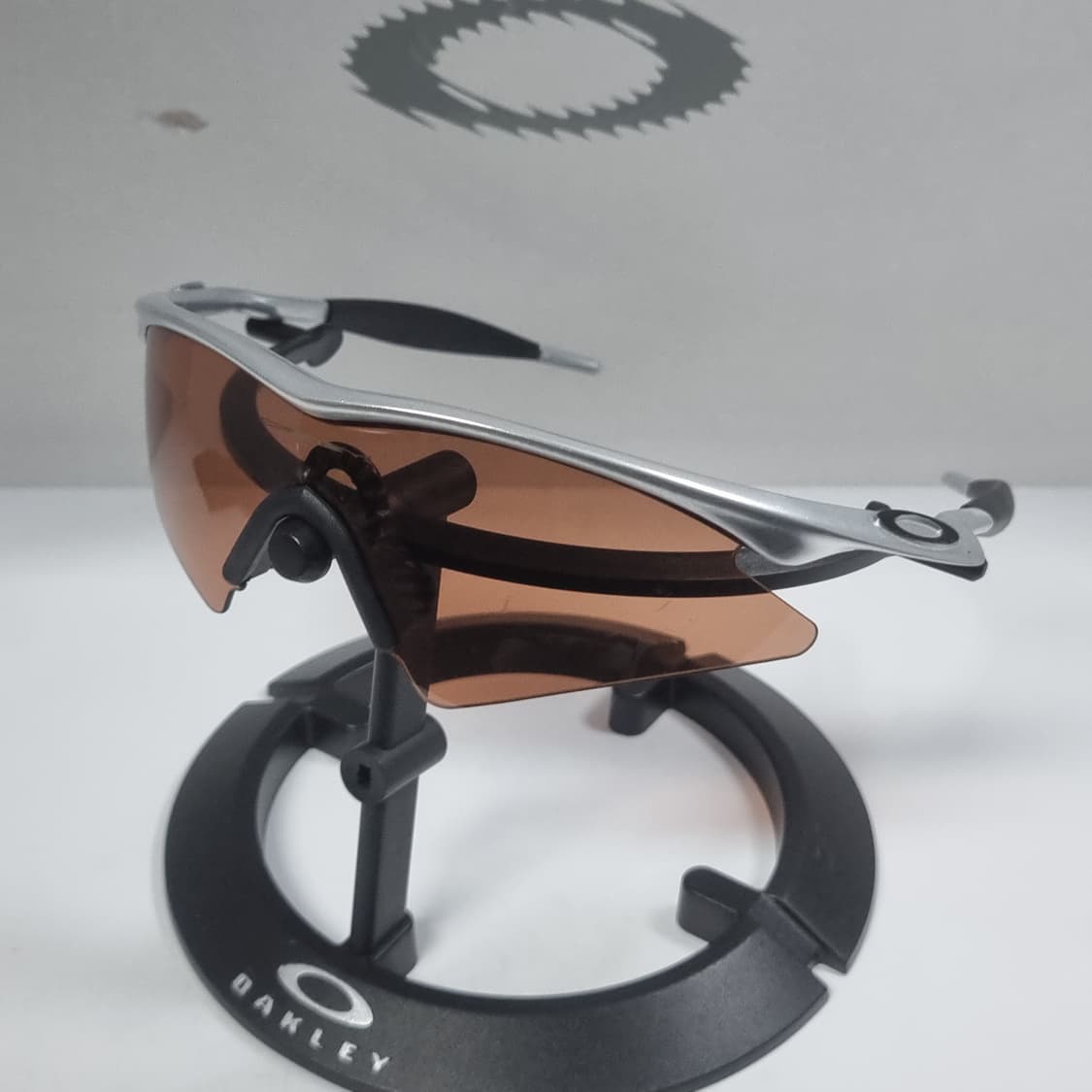 오클리 PRO 엠프레임 폴리쉬드 알루미늄 Vr28 상품이미지2