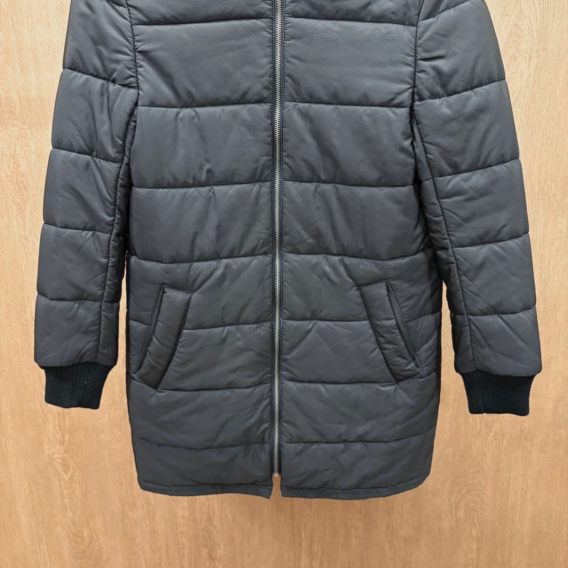 쟈딕 앤 볼테르 후드 패딩 코트 사이드 포켓 디테일 레귤러핏 블랙 상품이미지5