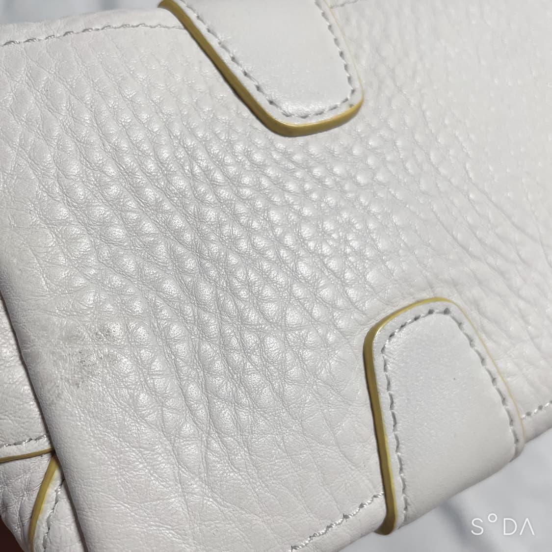 코치 화이트 가죽 토트백 상품이미지4