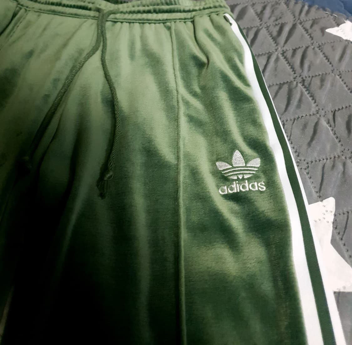 (블랙핑크 리사 제니 PICK)아디다스 파이어버드 벨벳 셋업 올리브 그린 상품이미지7