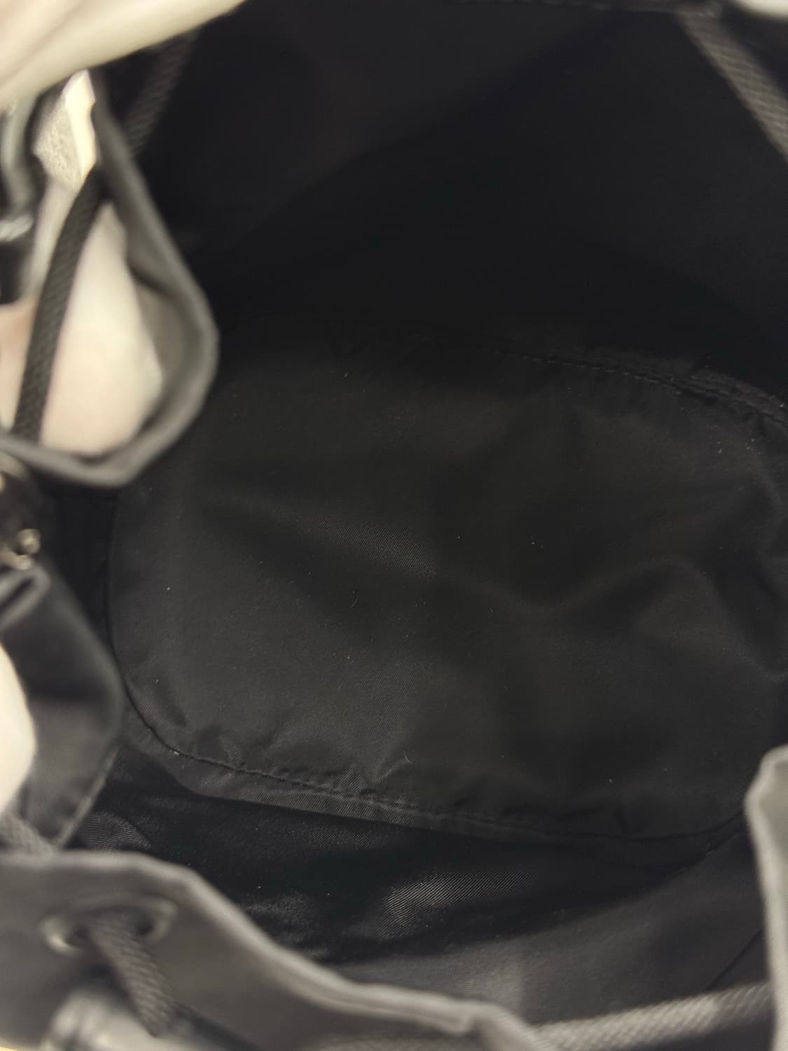 [OS] 버버리 포이베 나일론 버킷백 상품이미지8