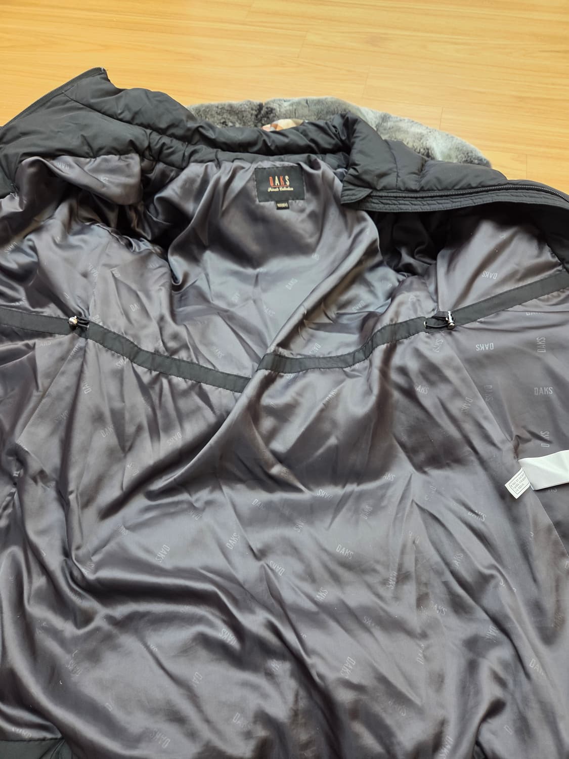 닥스 여성 롱패딩 판매합니다. 사이즈는 165인데, 가슴둘레는 76cm입 상품이미지6