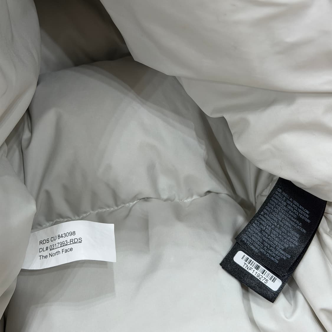 노스페이스 해외판 한정판 도트 땡땡이 태극기 코리아 눕시700패딩 화이트 상품이미지6