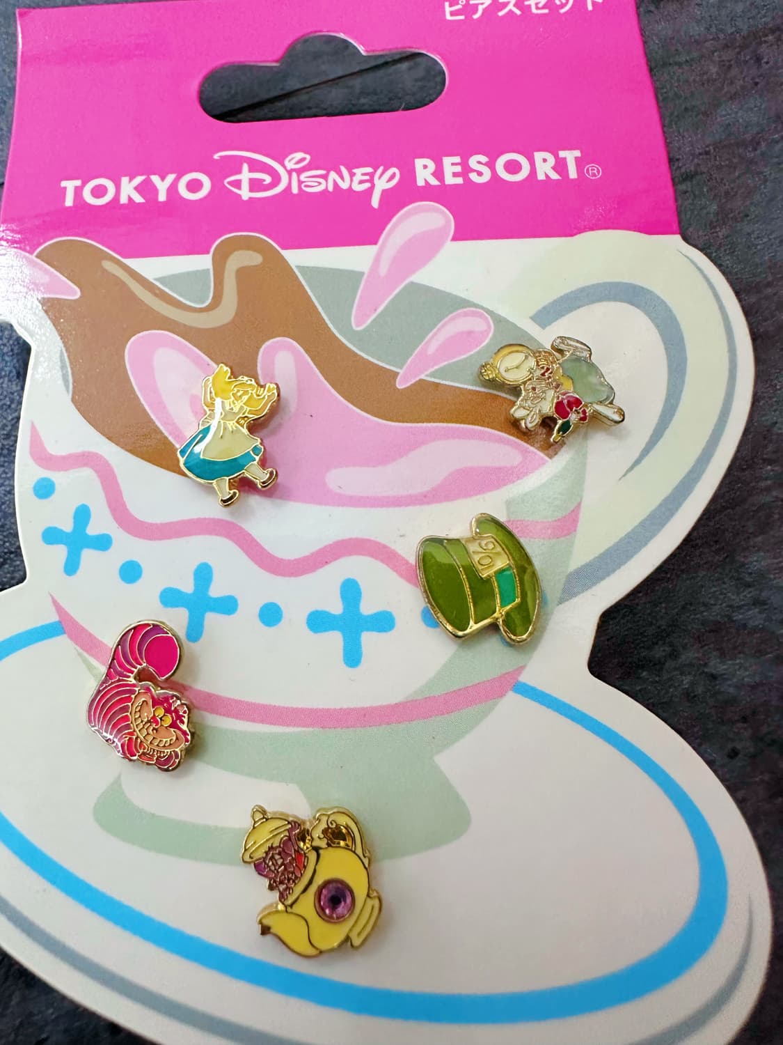 디즈니 정품 캐릭터 귀걸이+ 핀뱃지3개 상품이미지1