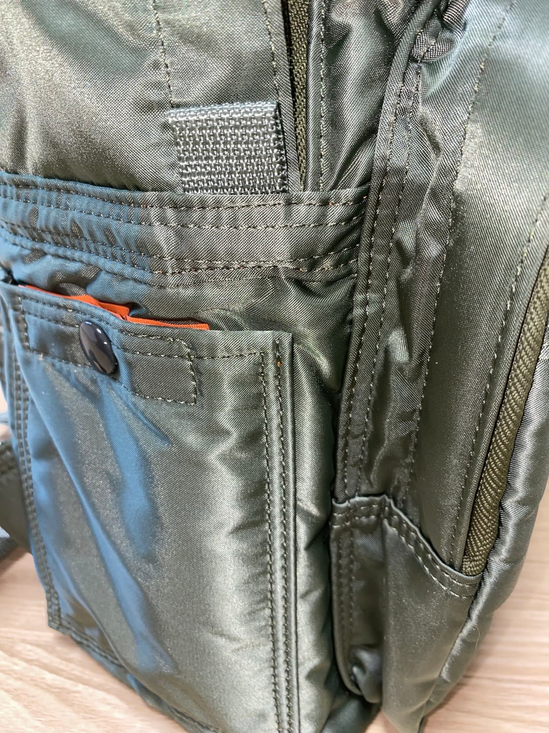 (극미품) 포터 탱커 데이팩 백팩 세이지 그린 19L 상품이미지3