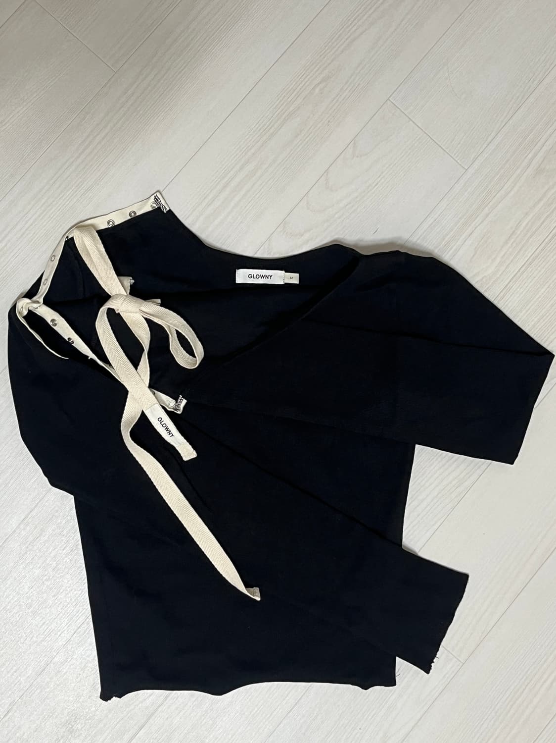 글로니 원숄더 티 / Glowny Louisa Long sleeve 상품이미지4