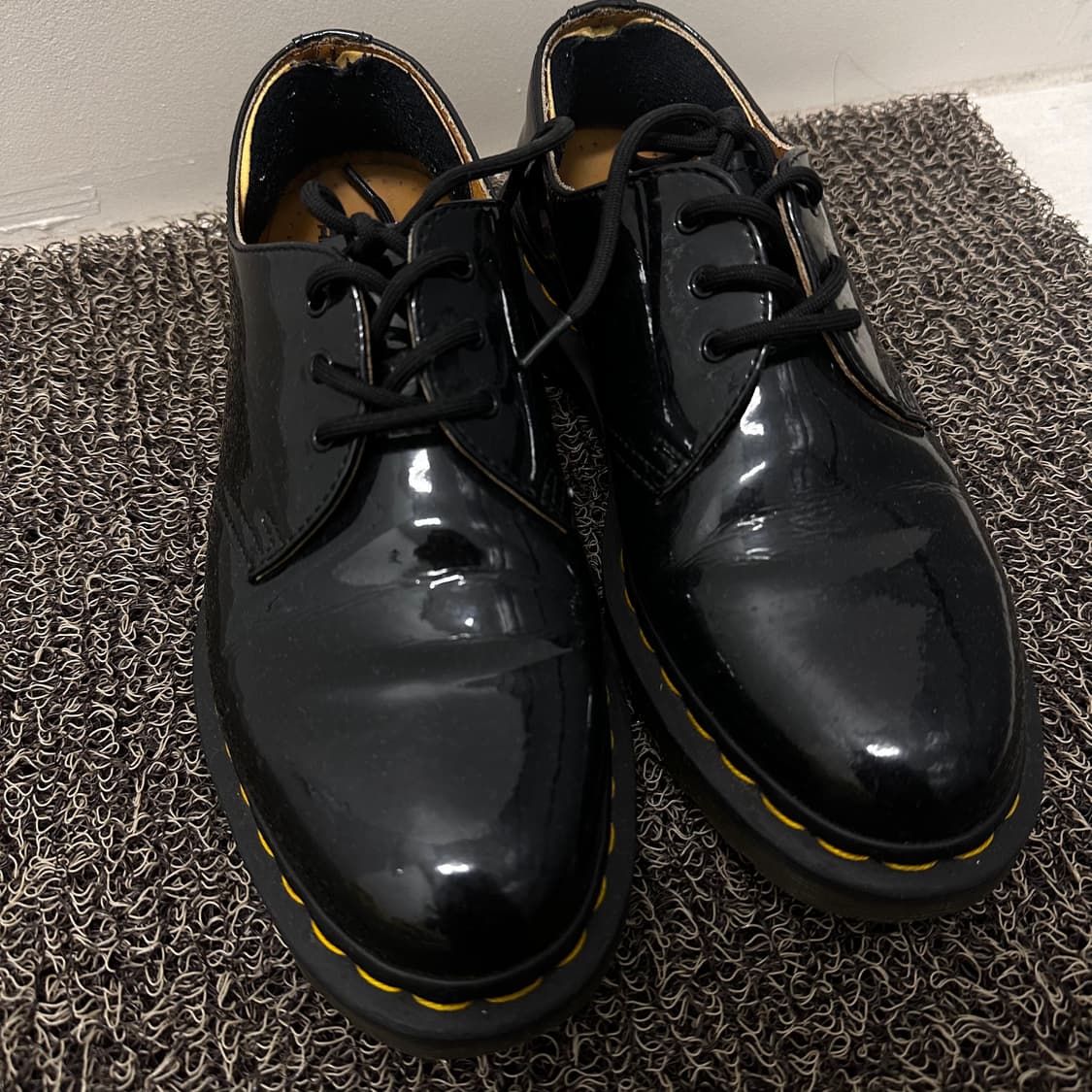 닥터마틴 유광 페이턴트 블랙 250사이즈 상품이미지2