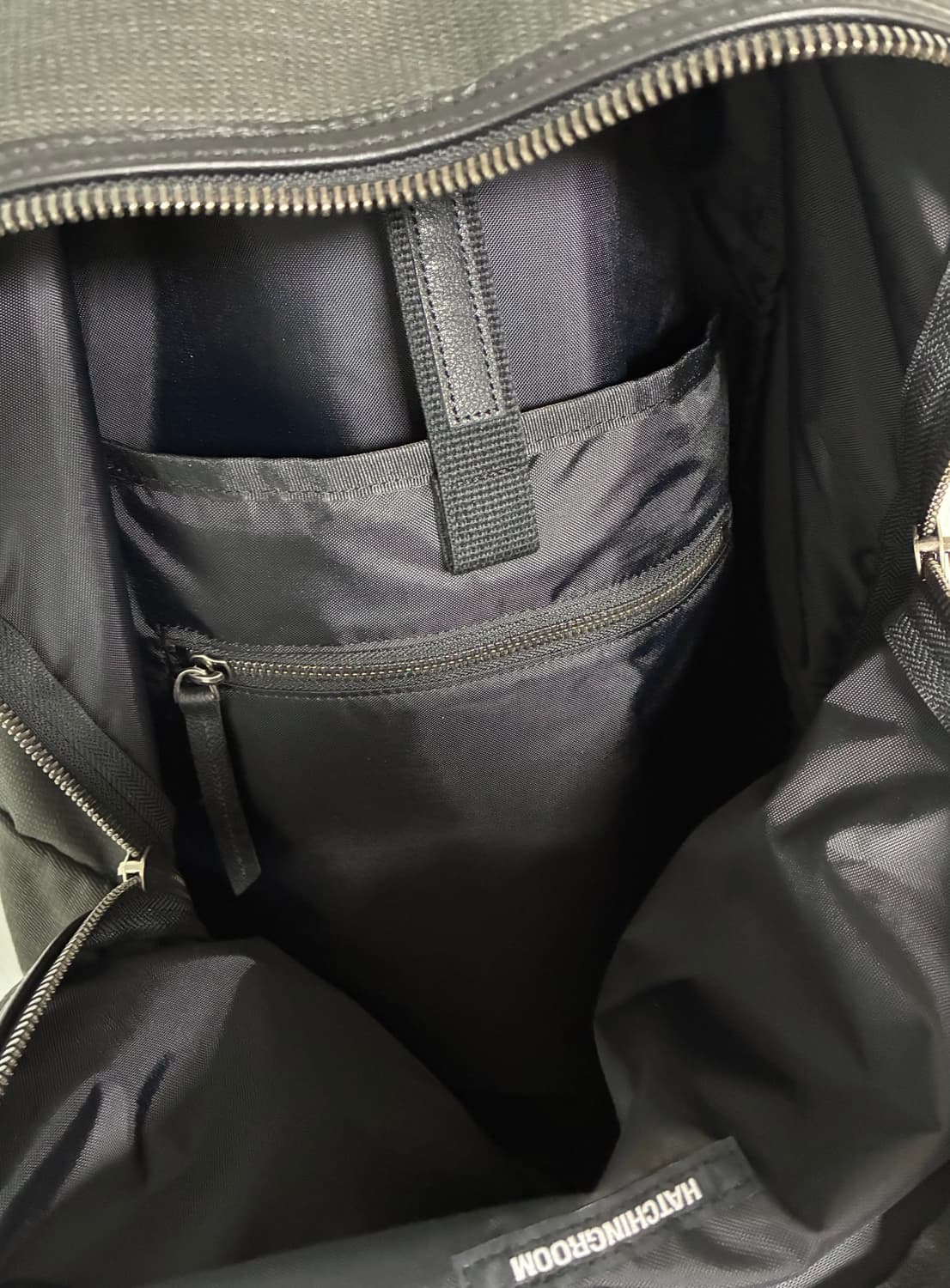 해칭룸 레더 데이팩 빅 차콜 상품이미지3