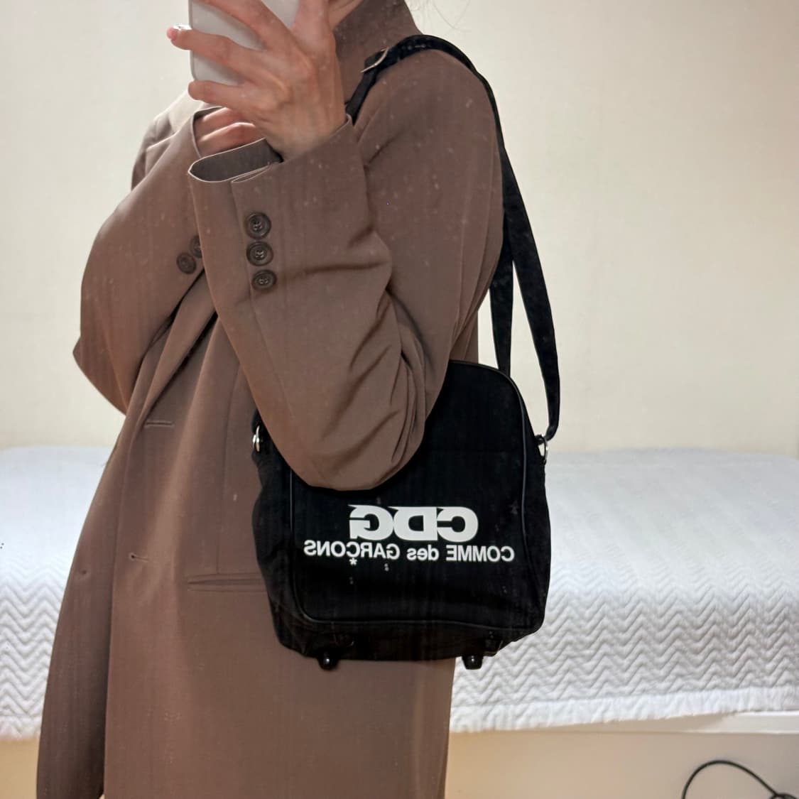 꼼데가르송 CDG 로고 스퀘어 숄더백 블랙 상품이미지7