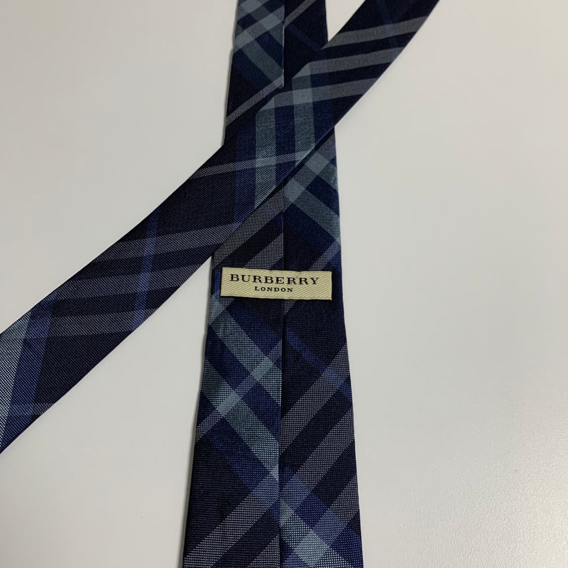 버버리(BURBERRY) 신형라벨 노바체크 명품 슬림넥타이 최상급 상품이미지5