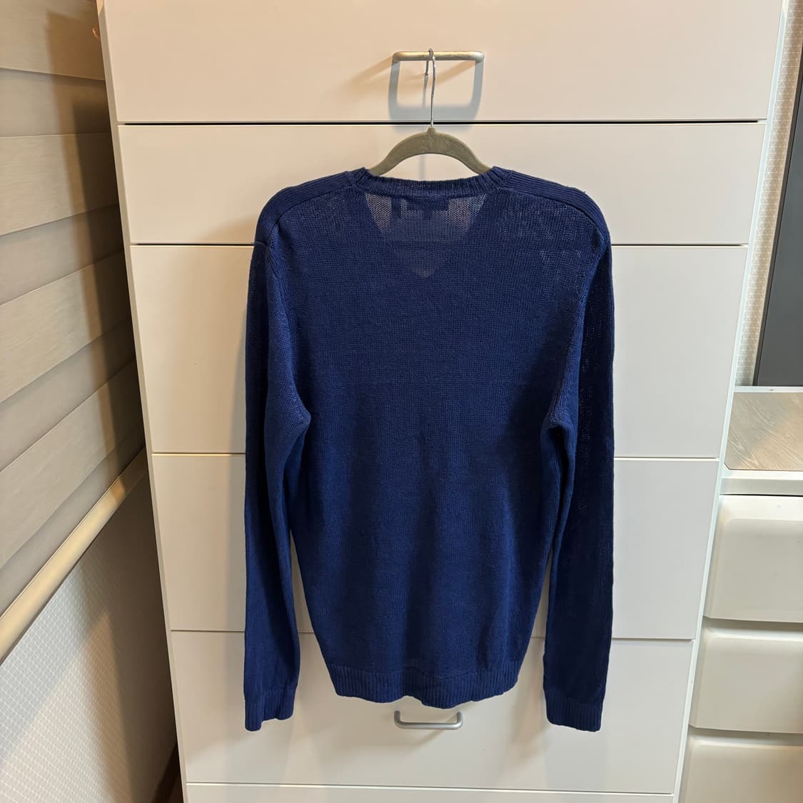 띠어리 린넨 100% 코발트 블루 브이넥 니트 남녀공용 상품이미지4