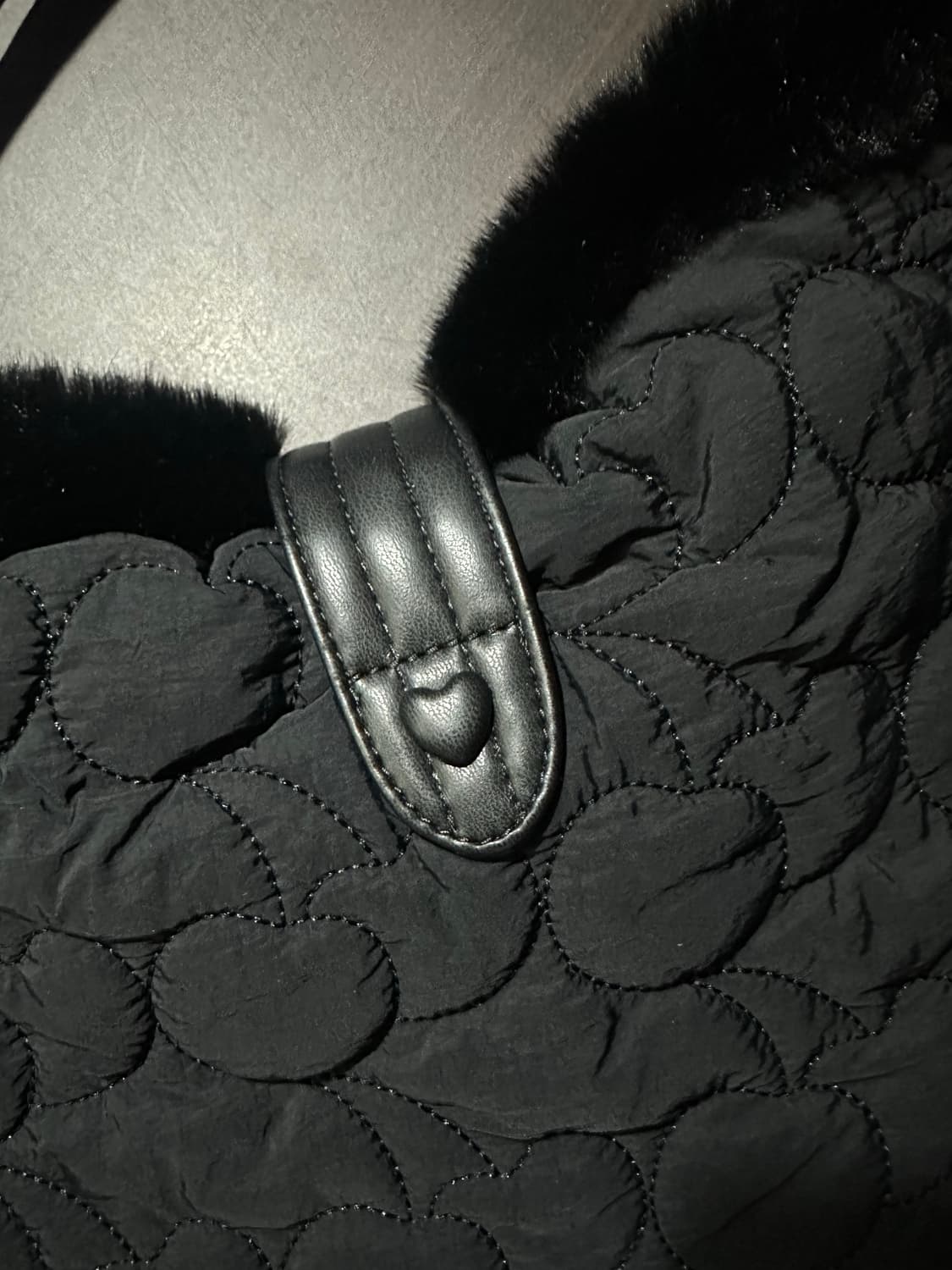 키르시 체리 퀼팅 퍼 핸드백 새제품 상품이미지7