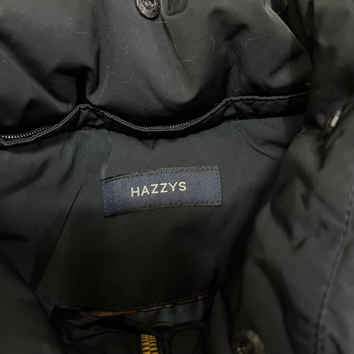 헤지스 여성 구스다운 스탠드넥 미디움 롱패딩 점퍼 [네이비] XS/85 상품이미지4