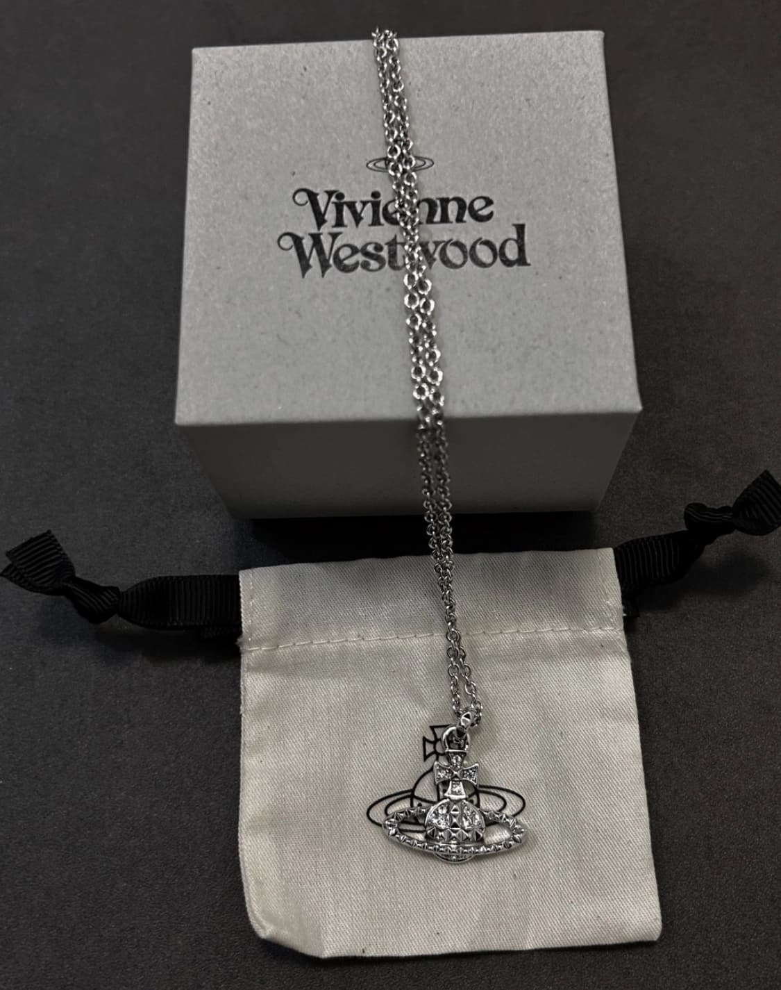 비비안 웨스트우드 메이페어 바스 릴리프 펜던트 실버 상품이미지4