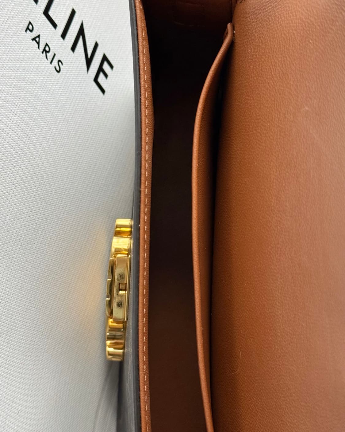 셀린느 클로드 숄더백 트리옹프 탄 상품이미지9