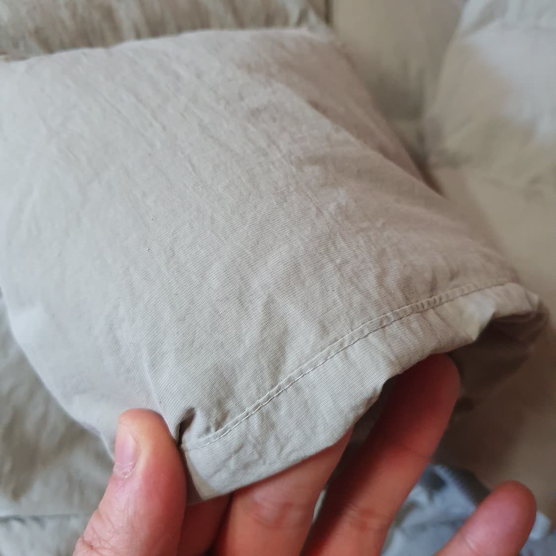 xs 던스트 유니섹스 후디드 볼륨 구스다운 패딩 자켓 베이지 상품이미지7