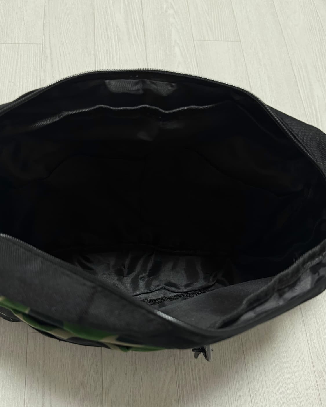 베이프 잡지부록 크로스백 상품이미지3