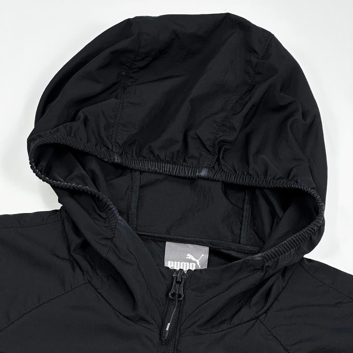 푸마 블랙 트레이닝 풀오버 바람막이 자켓 (M 여성추천) 상품이미지3